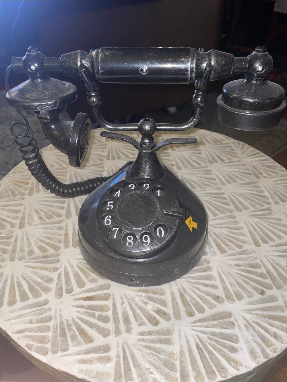 Halloween ** Vintage-Style Black Rotary Desk Phone - Decorative Telephone